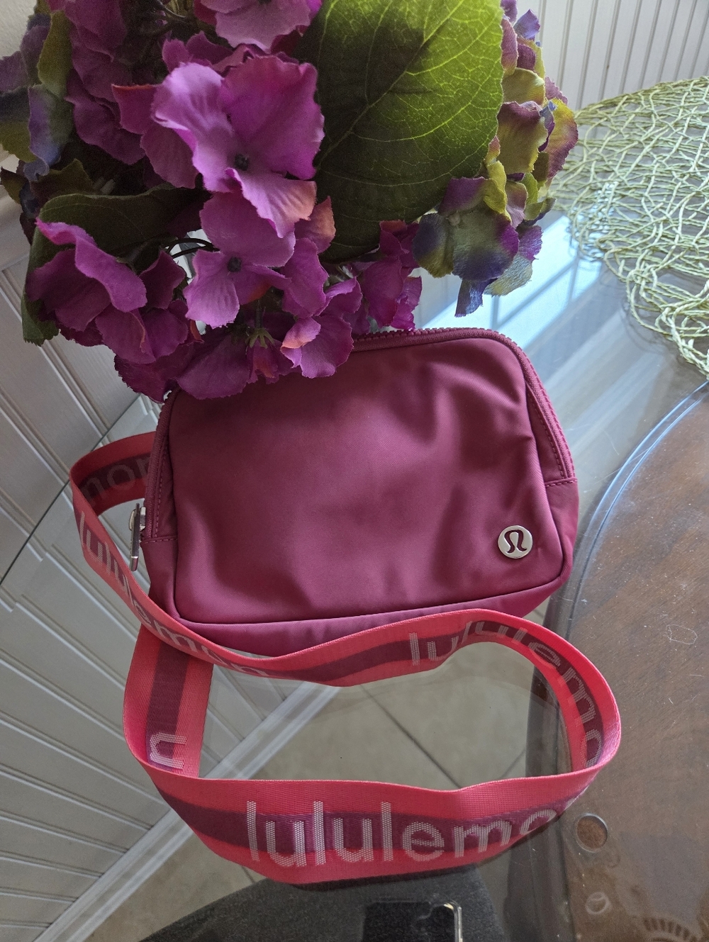Lululemon Athletica Magenta/Pink Belt Bag Fanny Pack with Branded Strap NWOT